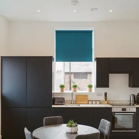 8 2 Bedrooms, Sleeps X 6 Holiday home York