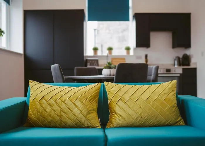 8 2 Bedrooms, Sleeps X 6 York